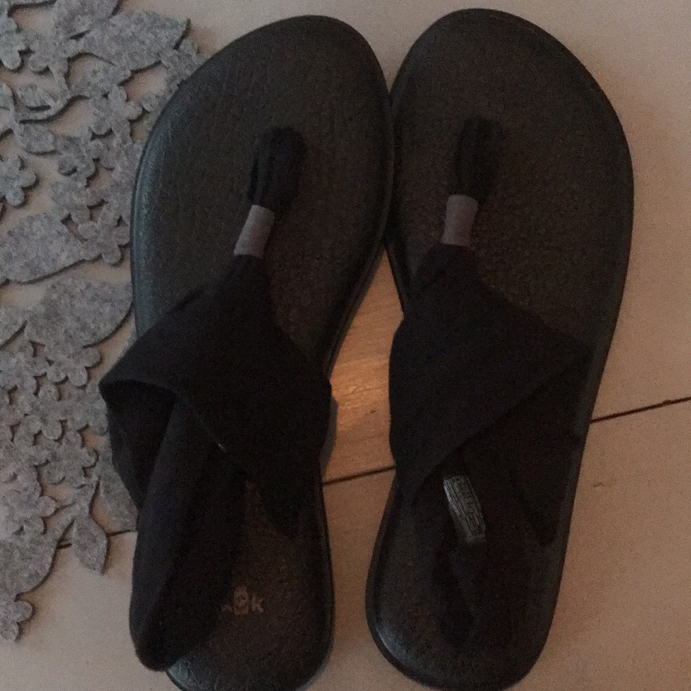 Sanuk sling sandals